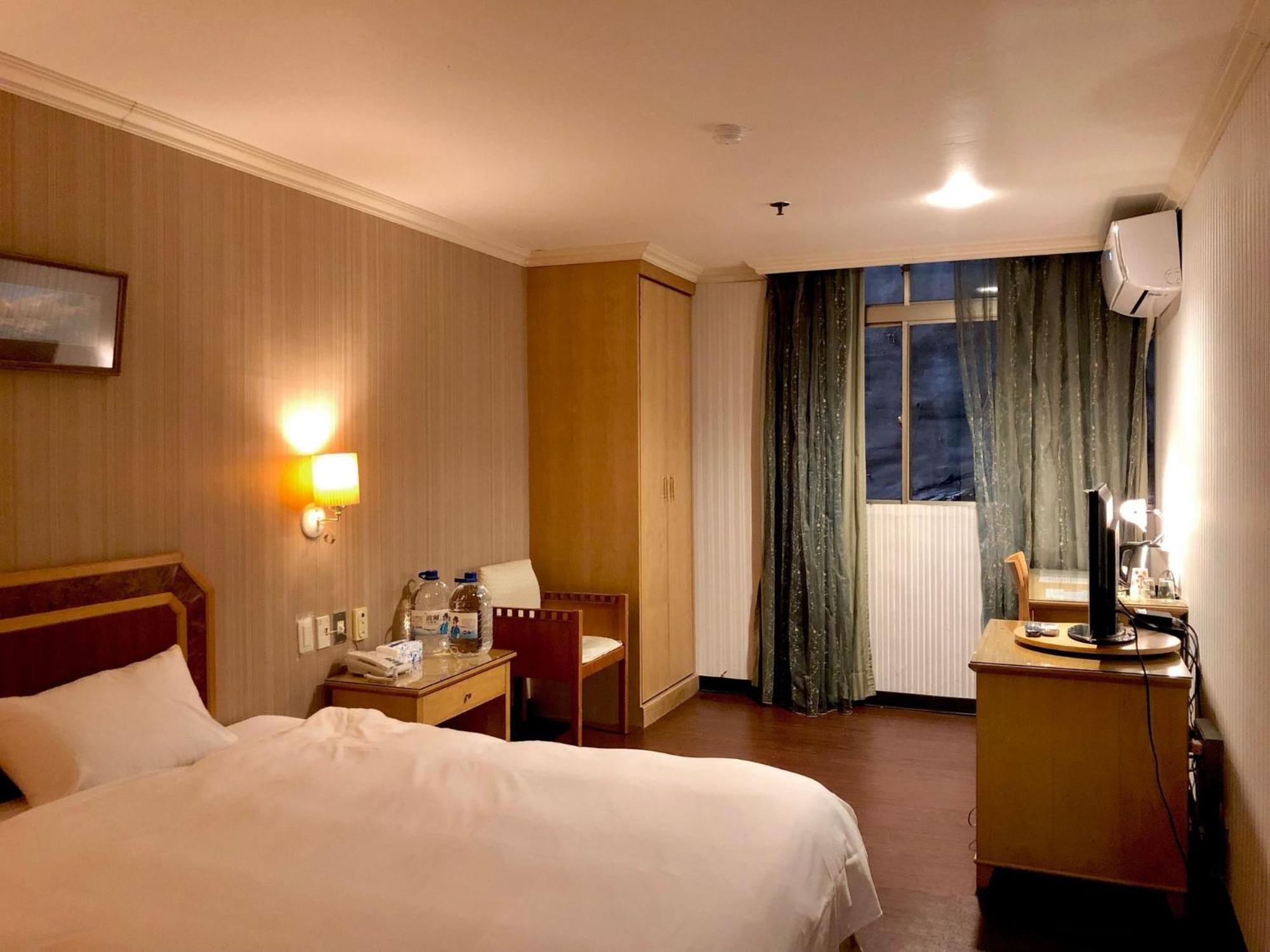 Hermes Hotel Hsinchu City Exterior photo